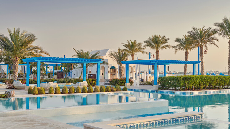 Hilton Salwa Beach Resort & Villas